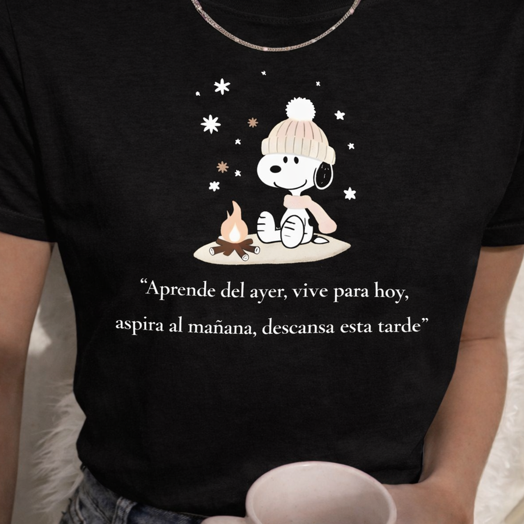 Camiseta Estampada de Snoopy - Aprende del Ayer