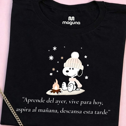 Camiseta Estampada de Snoopy - Aprende del Ayer